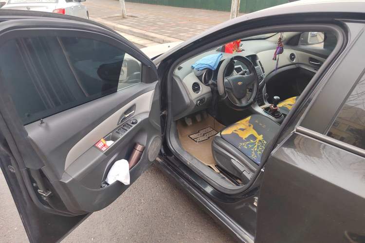 Used Chevrolet Cruze 2012 1.6L SL MT
