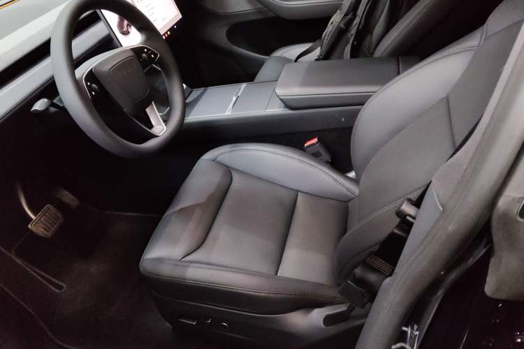 Used Tesla Model Y 2026 Model Long-Range Rear-Wheel-Drive Version
