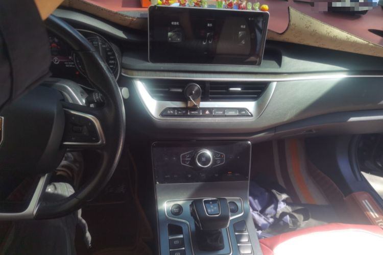 Used Hongqi H5 2022 Classic Model 1.5T DCT Flagship Edition Audio And AC Panel