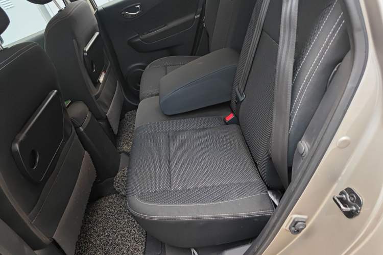 Used Renault Koleos 2012 2.5 4x4 Urban Edition Left Rear Seat
