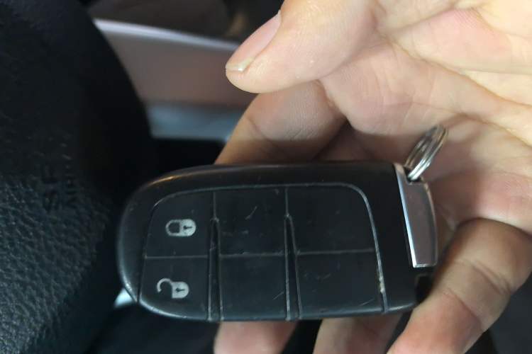 Used Dodge Journey 2013 2.4L Two-Wheel Drive Luxury Version