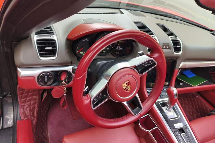 Used Porsche Boxster 2013 Boxster 2.7L
