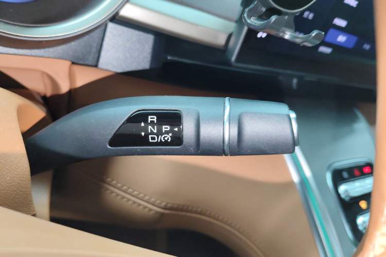 Used ORA Lightning Cat 2022 555 km Luxury Edition