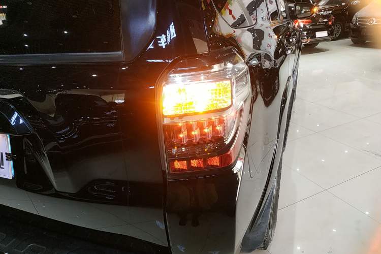 Used Toyota 4Runner 2018 4.0L Parallel Import