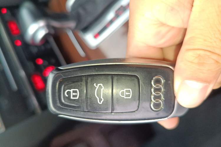 Used Audi Q7 2013 35 TFSI Ambition Edition Vehicle Key