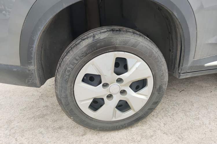 Used Wuling Alvez 2022 1.5L Manual Free-Style Model Right Rear Wheel Hub