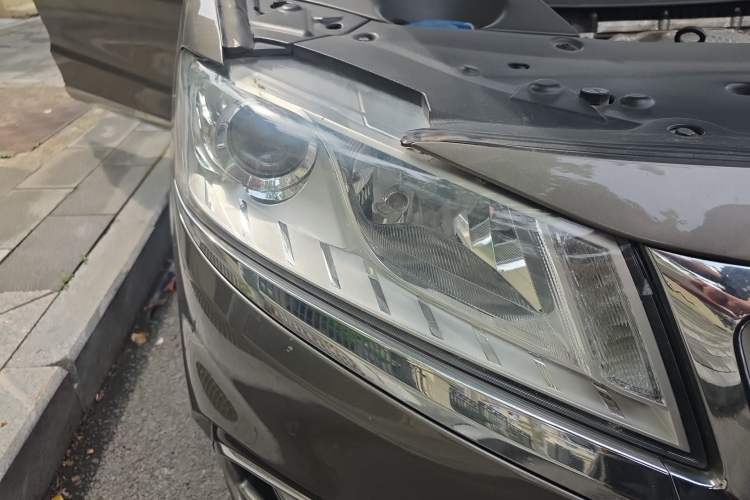 Used Geely Auto Emgrand GT 2017 2.4L Comfort Model Right Front Headlight