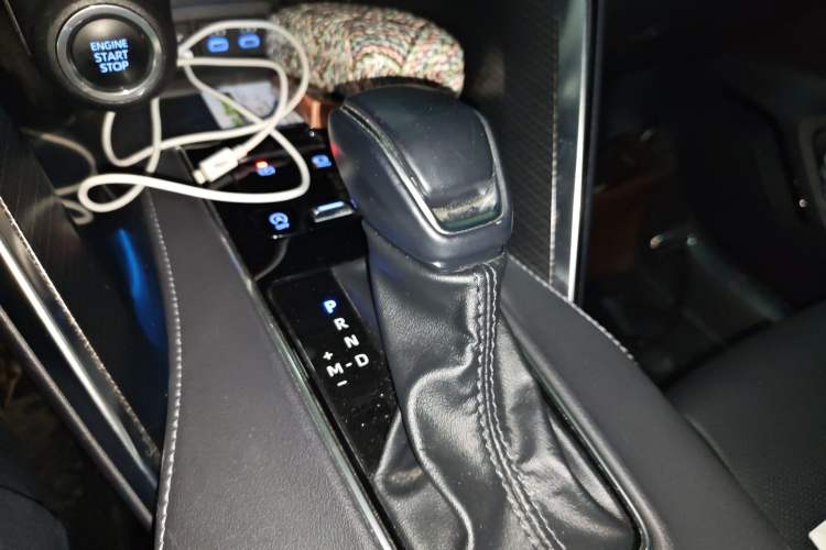 Used Toyota Venza 2022 2.0L CVT Two-Wheel Drive Prestige Edition Gear Lever