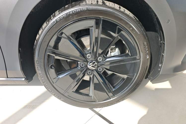 Used Volkswagen Lamando 2026 Lavida L GTS 380TSI Lingfeng Millionth Anniversary Edition Right Rear Wheel Hub