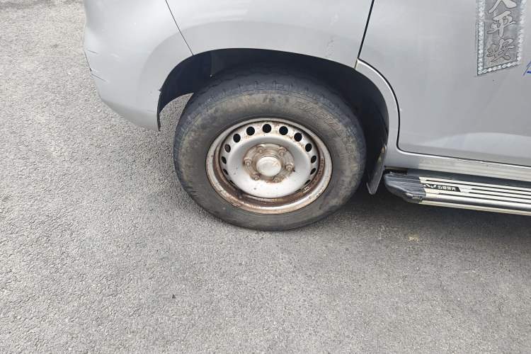 Used Wuling Rongguang New Truck 2019 1.5L Double-Cab China VI L3C Exterior 4