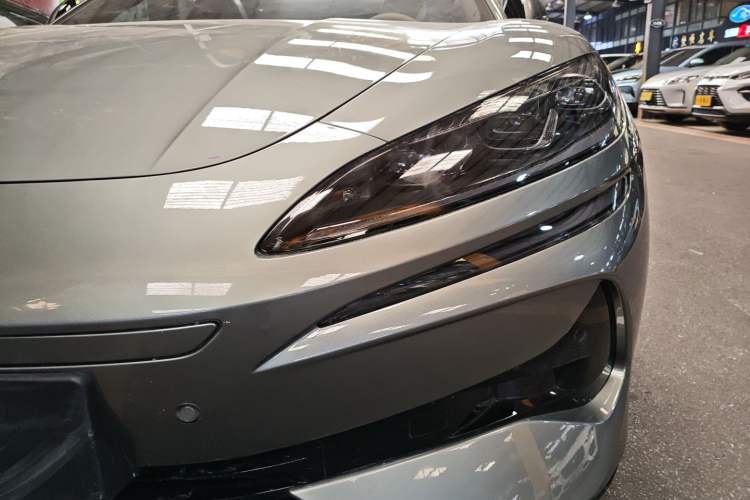 Used Denza Z9GT 2024 1100 Four-Wheel Drive Ultra Version Left Front Headlight