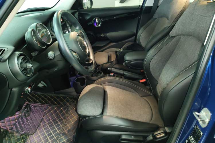 Used MINI MINI 2019 1.5T COOPER Classic Edition Five-Door Version