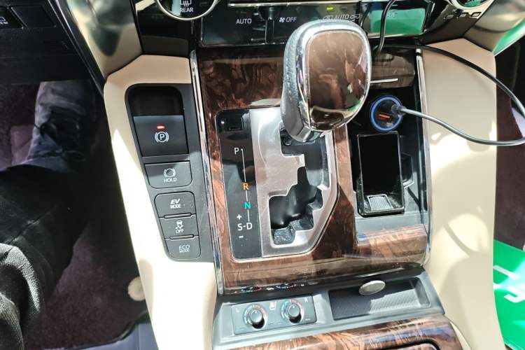 Used Toyota Alphard 2020 Dual-Engine 2.5L Luxury Edition
