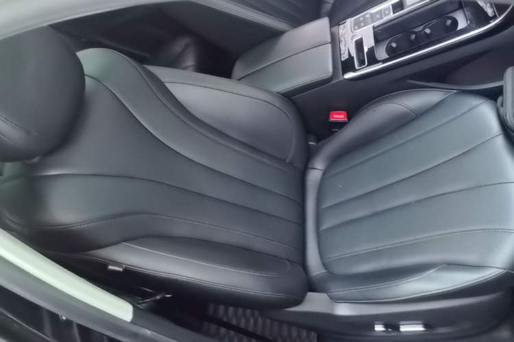 Used Roewe RX5 MAX 2021 Supreme Series 400TGI Automatic Smart Cabin Prestige Edition
