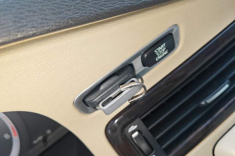 Used Volvo S80L 2009 2.5T ZhiZun Edition