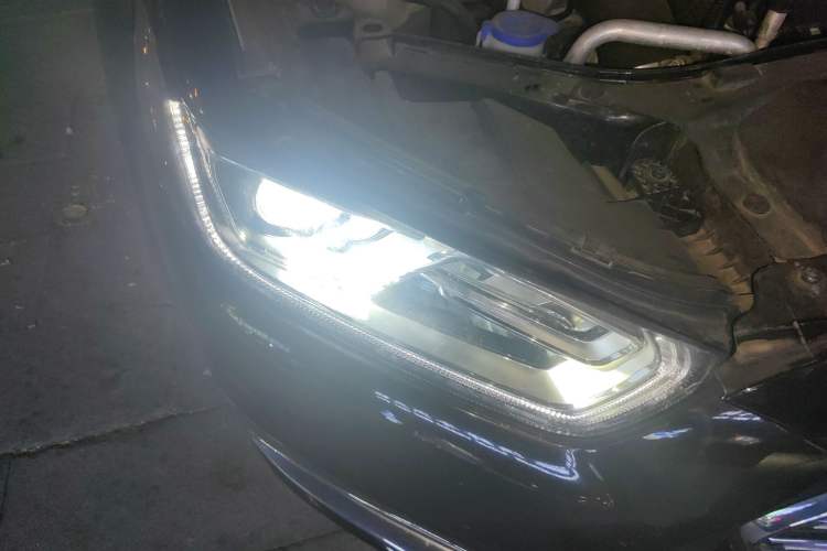 Used Ford Taurus 2017 EcoBoost 325 V6 Flagship Model
