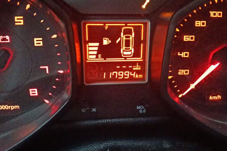 Used Chery Fengyun 2 2013 Hatchback 1.5L Manual Kuaiyi Edition