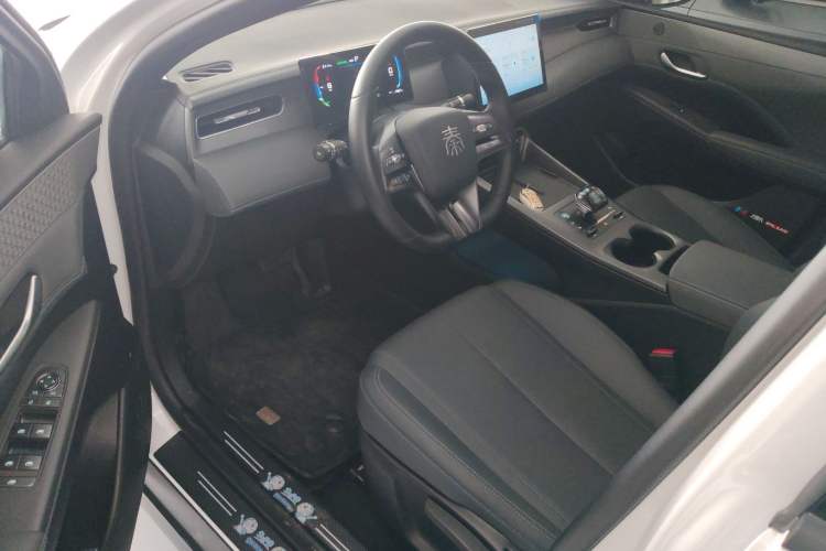 Used BYD Qin PLUS 2025 DM-i Smart Drive 55KM Leading Model
