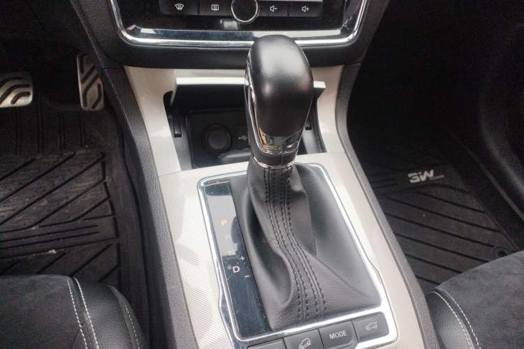 Used Roewe RX5 New Energy 2017 eRX5 50T Hybrid Connected Prestige Flagship Edition Gear Lever