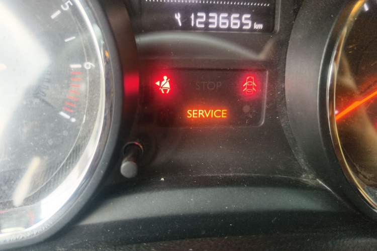 Used Citroen C3-XR 2015 1.6L Automatic Pioneer Model Odometer Close Up