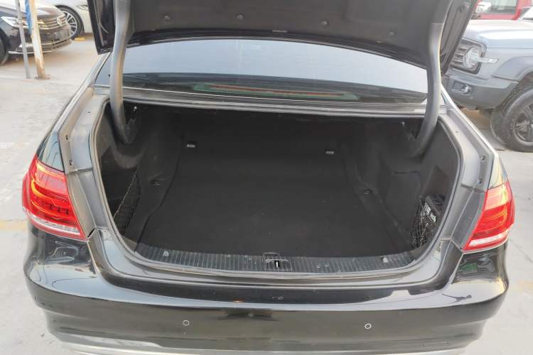 Used Mercedes-Benz E-Class 2015 Facelift E 200 L Sport Edition