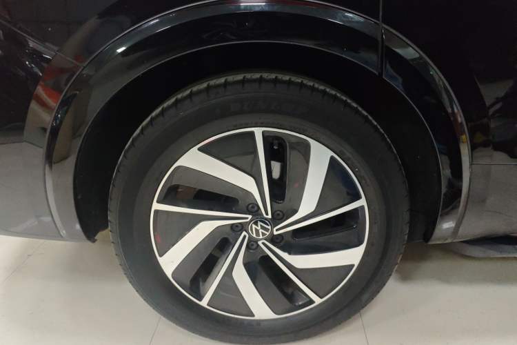 Used Volkswagen Viloran 2023 380TSI Luxury Edition Exterior 5