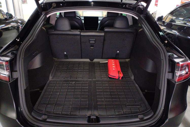 Used Tesla Model Y 2021 Performance High-Performance All-Wheel-Drive Version
