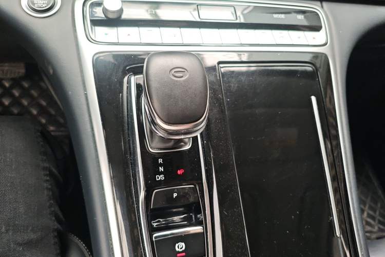 Used GAC Trumpchi M8 2023 Lingxiu Series 390T Deluxe Edition Gear Lever