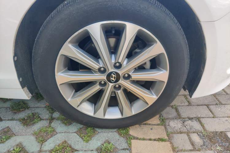 Used Hyundai Sonata 2015 1.6T GX Comfort Model Right Front Wheel Hub