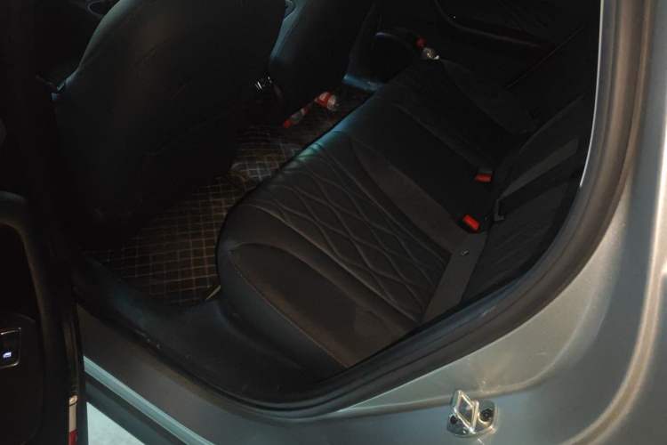 Used Roewe D7 2023 DMH 125km Flagship Edition

