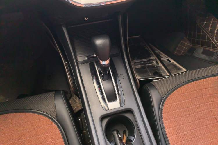 Used Honda Jade 2017 1.8L automatic Comfort version 5 seats Gear Lever