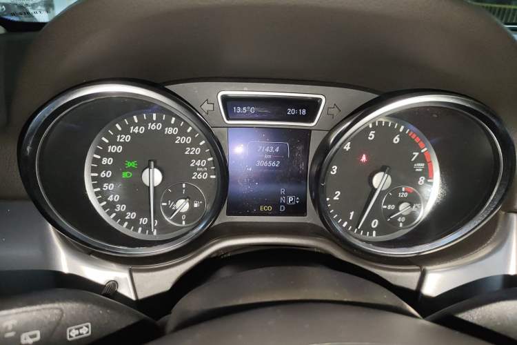 Used Mercedes-Benz M-Class 2014 ML 320 4MATIC Instrument Cluster