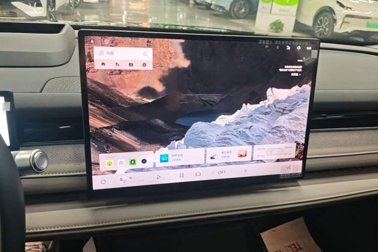 Used Geely Galaxy 8 2025 130km EM-P Starship Edition Audio And AC Panel