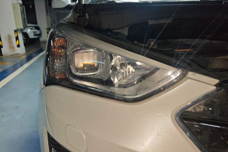 Used Hyundai Santa Fe 2013 2.4L Automatic 4x4 Prestige Edition
