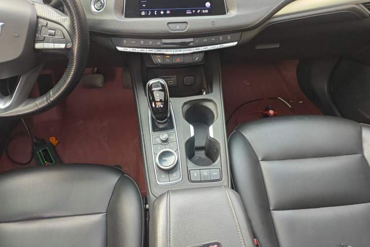 Used Cadillac XT4 2021 28T Two-Wheel Drive Leading Version
