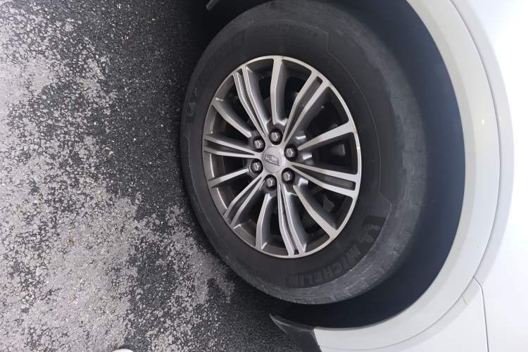 Used Cadillac XT5 2017 Anniversary Edition 28T Four-Wheel Drive Luxury Model