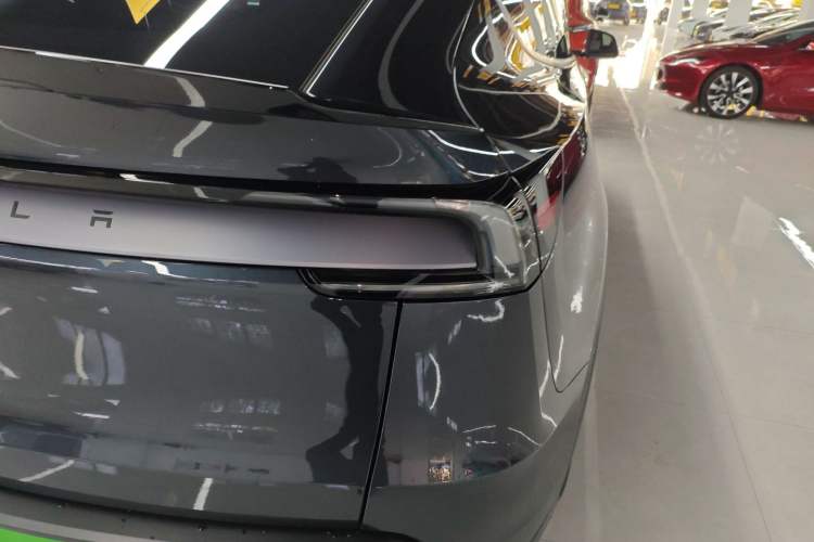 Used Tesla Model Y L 2025 Model Long-Range All-Wheel-Drive Version