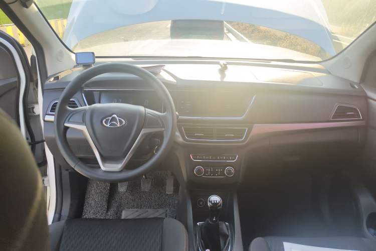Used CHANGAN KAICHENG Oushang A600 2017 1.5L Manual Standard Edition Interior 2