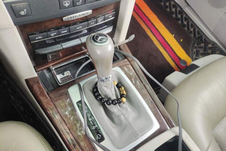 Used Mercedes-Benz E-Class 2010 E 260 L CGI Elegant Model Gear Lever