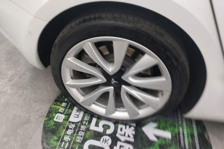 Used Tesla Model 3 2019 Standard Range Rear-Drive Upgraded Version Exterior 5