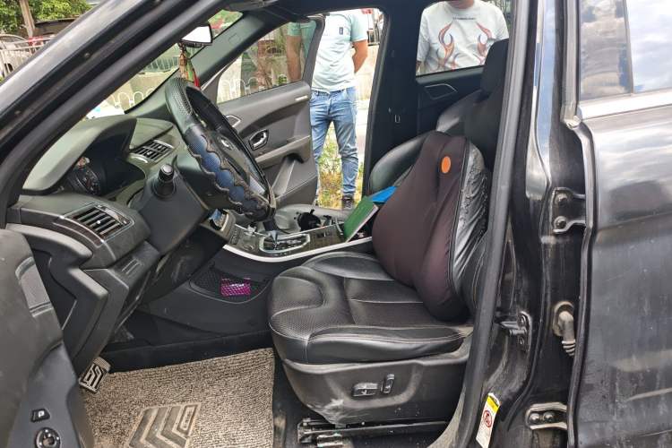 Used Land X7 2016 2.0T Panoramic Prestige Edition