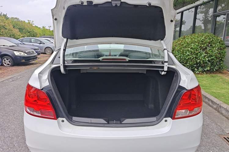 Used Chevrolet Sail 2015 Sail 3 1.5L Manual with Ideal Sunroof Edition
