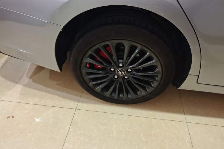 Used Toyota Avalon 2019 2.5L Touring Premium Version China VI Standard