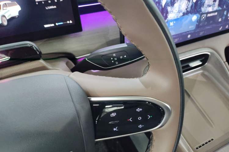 Used Chery Tiggo 8 PLUS 2025 290TGDI DCT Prestige 5-Seater Gear Lever