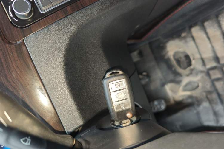 Used Dongfeng Fengon 370 2016 1.5L Manual Luxury 7-Seater
