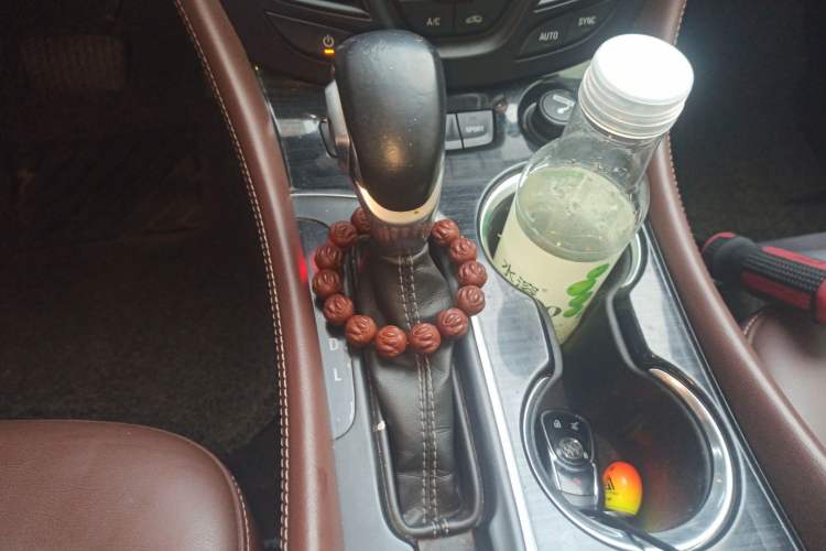 Used Buick Envision 2018 28T Four-Wheel Drive Elite Version Gear Lever