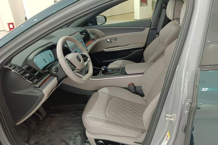 Used BYD Han 2025 DM-i Intelligent Driving Edition 125KM LiDAR Flagship Model