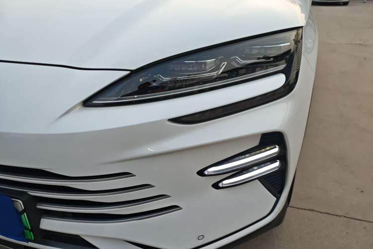 Used BYD Song PLUS New Energy 2023 Champion Edition DM-i 110KM Flagship Model Left Front Headlight