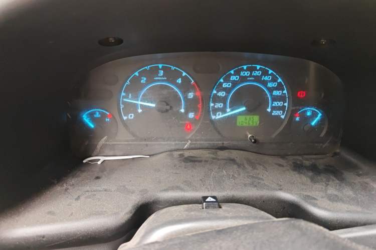 Used JMC Transit 2019 2.8T Commercial Version Short Wheelbase Mid-Roof 6-Seater China VI JX493 Instrument Cluster