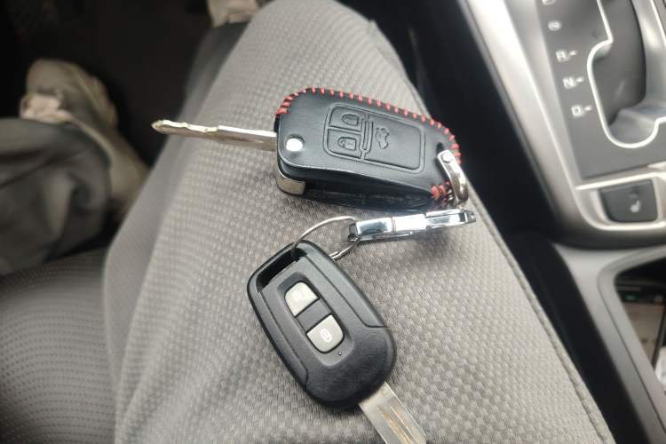 Used Chevrolet Captiva 2014 2.4L 4x4 Flagship Edition 7 Seats Vehicle Key